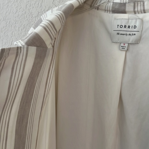 Torrid Linen Blazer. Beachy Sandy/ Natural Color Stripes. Size 5X - Picture 9 of 9